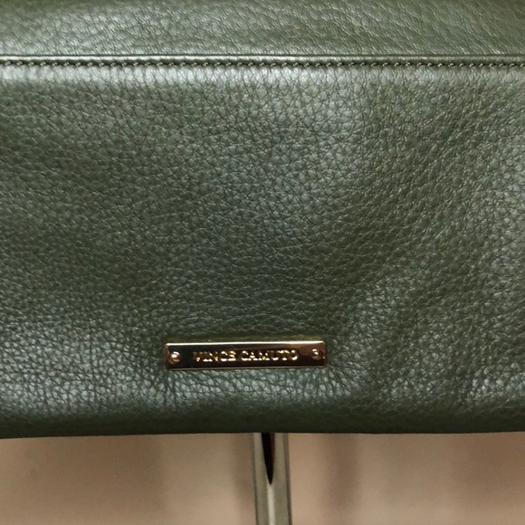 Army Green Clutch With Beautiful Gold Chain Vince Camuto Women’s EUC - Picture 5 of 9